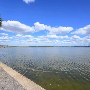 https://santa-barbara-on-the-bay-waterfront-apartment.hotelstampa.org